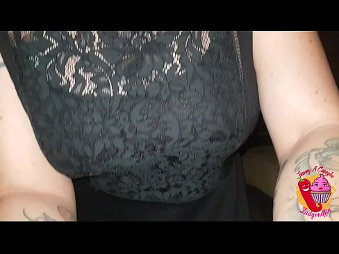 ❤️ Njerka e përdalë i jep atij një blowjob dhe spanjisht ❤ Vetëm porno tek ne